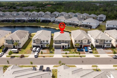 House in Kissimmee, Florida 9 bedrooms, 377.18 sq.m. № 1911414 - photo 3