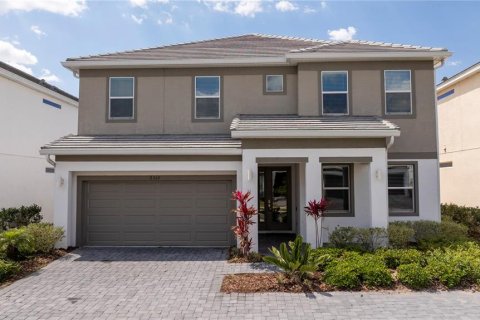 House in Kissimmee, Florida 9 bedrooms, 377.18 sq.m. № 1911414 - photo 1