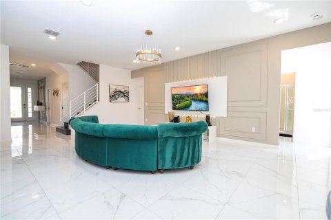 House in Kissimmee, Florida 9 bedrooms, 377.18 sq.m. № 1911414 - photo 19