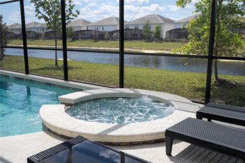 House in Kissimmee, Florida 9 bedrooms, 377.18 sq.m. № 1911414 - photo 23