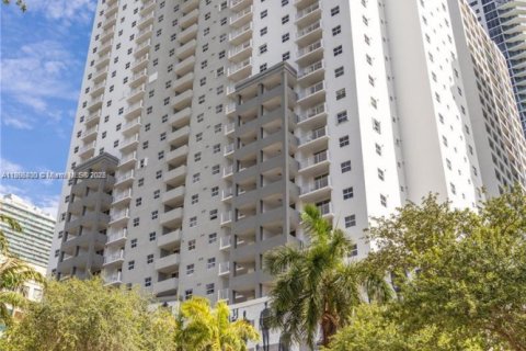 Condominio en alquiler en Miami, Florida, 1 dormitorio, 59.46 m2 № 1948482 - foto 15