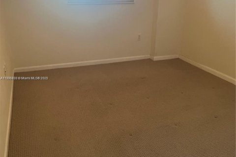 Condominio en alquiler en Miami, Florida, 1 dormitorio, 59.46 m2 № 1948482 - foto 5