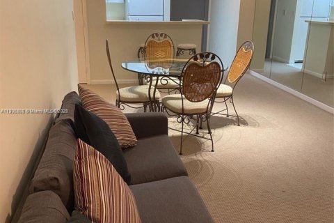 Condominio en Miami, Florida, 1 dormitorio № 1948482