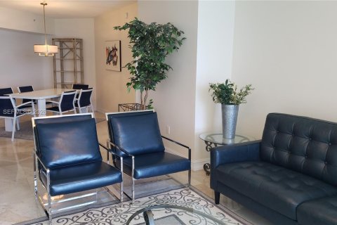 Condominio en alquiler en Sunny Isles Beach, Florida, 2 dormitorios, 159.33 m2 № 2050642 - foto 5