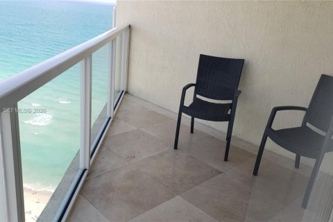 Condominio en alquiler en Sunny Isles Beach, Florida, 2 dormitorios, 159.33 m2 № 2050642 - foto 17