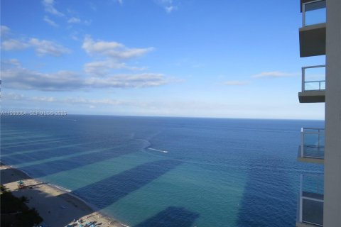 Кондоминиум с 2 спальнями в Санни-Айлс-Бич, Флорида № 2050642
