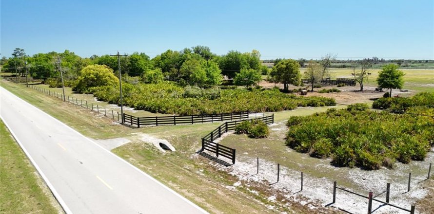 Terrain à Fort Meade, Floride № 2201682
