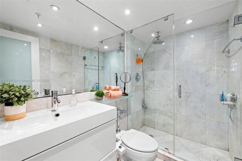 Copropriété à vendre à Miami Beach, Floride: 2 chambres, 94.76 m2 № 1738009 - photo 11