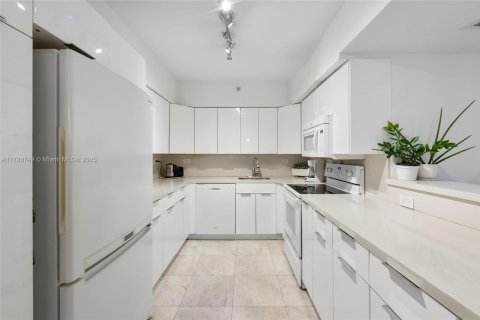 Copropriété à vendre à Miami Beach, Floride: 2 chambres, 94.76 m2 № 1738009 - photo 18