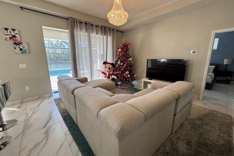Casa en venta en Kissimmee, Florida, 5 dormitorios, 241.92 m2 № 1514914 - foto 11