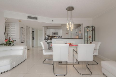 Condo in Lauderhill, Florida, 1 bedroom  № 1860234 - photo 2
