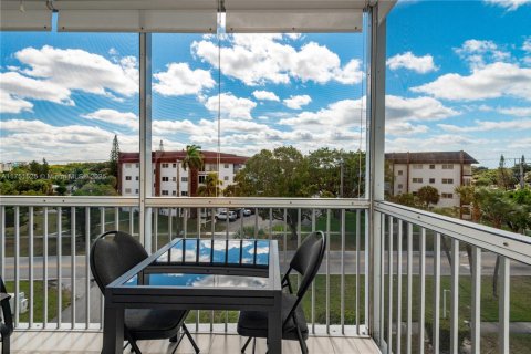 Condo in Lauderhill, Florida, 1 bedroom  № 1860234 - photo 12