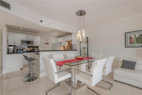 Condo in Lauderhill, Florida, 1 bedroom  № 1860234 - photo 19