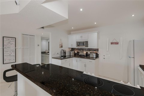 Condo in Lauderhill, Florida, 1 bedroom  № 1860234 - photo 20