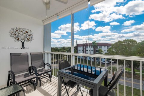 Condo in Lauderhill, Florida, 1 bedroom  № 1860234 - photo 11
