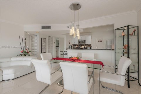 Condo in Lauderhill, Florida, 1 bedroom  № 1860234 - photo 8