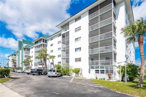 Condo in Lauderhill, Florida, 1 bedroom  № 1860234 - photo 28