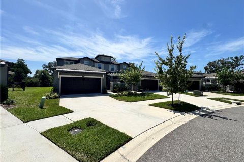House in Lutz, Florida 3 bedrooms, 204.2 sq.m. № 2230215 - photo 7