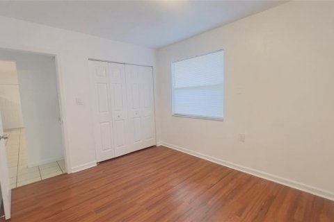 Casa en alquiler en Saint Petersburg, Florida, 2 dormitorios, 66.89 m2 № 2107459 - foto 16