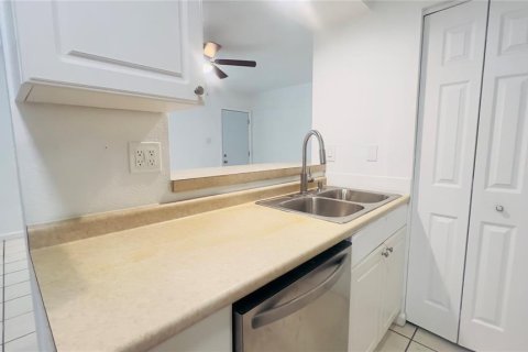 Casa en alquiler en Saint Petersburg, Florida, 2 dormitorios, 66.89 m2 № 2107459 - foto 5