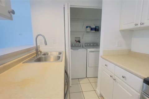 Casa en alquiler en Saint Petersburg, Florida, 2 dormitorios, 66.89 m2 № 2107459 - foto 11