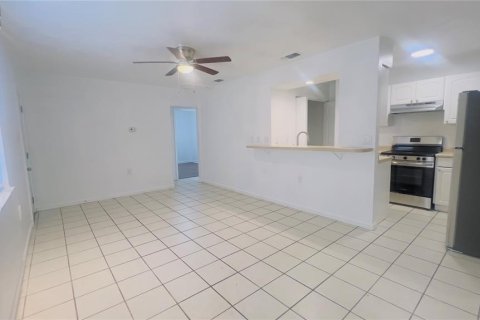 Casa en alquiler en Saint Petersburg, Florida, 2 dormitorios, 66.89 m2 № 2107459 - foto 7