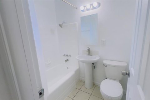 Casa en alquiler en Saint Petersburg, Florida, 2 dormitorios, 66.89 m2 № 2107459 - foto 12