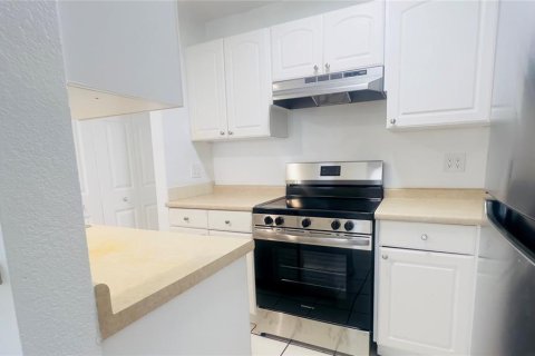 Casa en alquiler en Saint Petersburg, Florida, 2 dormitorios, 66.89 m2 № 2107459 - foto 3