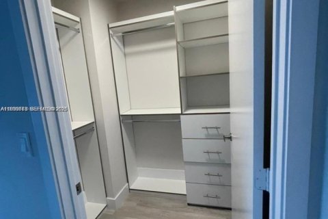 Copropriété à vendre à Aventura, Floride: 2 chambres, 123.1 m2 № 1997066 - photo 12