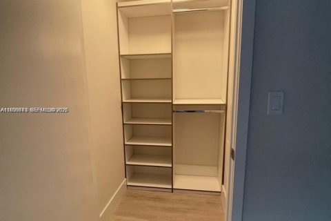 Copropriété à vendre à Aventura, Floride: 2 chambres, 123.1 m2 № 1997066 - photo 11