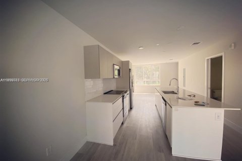 Copropriété à vendre à Aventura, Floride: 2 chambres, 123.1 m2 № 1997066 - photo 2