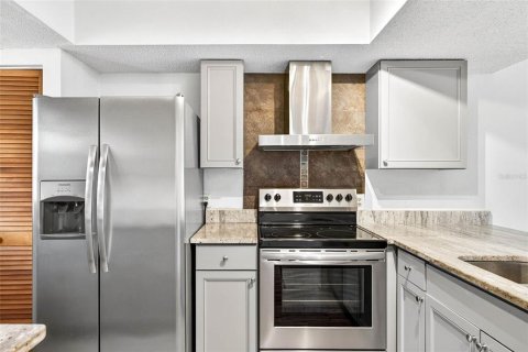 Condo in Largo, Florida, 3 bedrooms  № 1917889 - photo 29