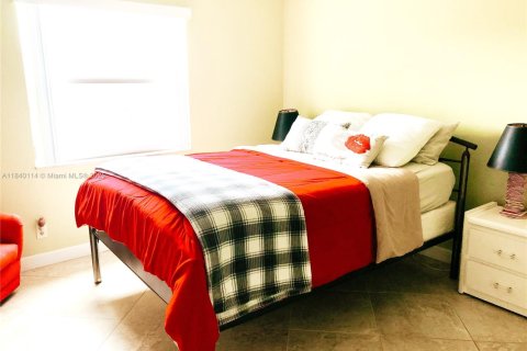 Condominio en venta en Oakland Park, Florida, 2 dormitorios, 78.97 m2 № 1957924 - foto 12