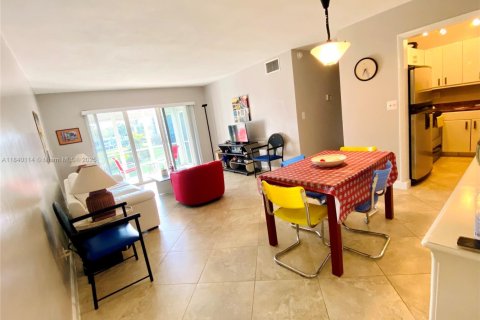 Condominio en venta en Oakland Park, Florida, 2 dormitorios, 78.97 m2 № 1957924 - foto 6