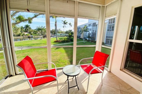 Condominio en venta en Oakland Park, Florida, 2 dormitorios, 78.97 m2 № 1957924 - foto 3