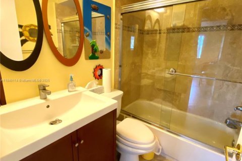 Condominio en venta en Oakland Park, Florida, 2 dormitorios, 78.97 m2 № 1957924 - foto 18