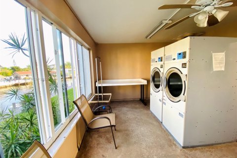 Condominio en venta en Oakland Park, Florida, 2 dormitorios, 78.97 m2 № 1957924 - foto 20