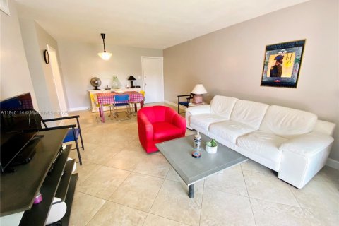 Condominio en venta en Oakland Park, Florida, 2 dormitorios, 78.97 m2 № 1957924 - foto 5