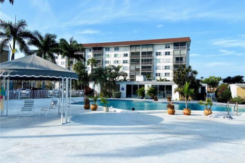 Condominio en venta en Oakland Park, Florida, 2 dormitorios, 78.97 m2 № 1957924 - foto 27