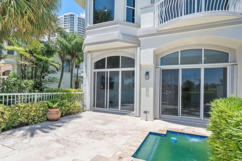 Townhouse in Aventura, Florida 5 bedrooms, 297.29 sq.m. № 2090464 - photo 20