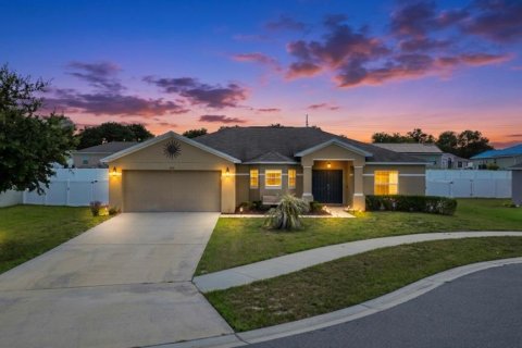 Casa en Haines City, Florida 3 dormitorios, 152.08 m2 № 2107416