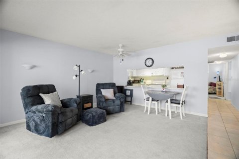 Condominio en venta en Seminole, Florida, 2 dormitorios, 80.36 m2 № 1673840 - foto 5