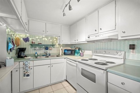 Купить кондоминиум в Семинол, Флорида 7 комнат, 80.36м2, № 1673840 - фото 10