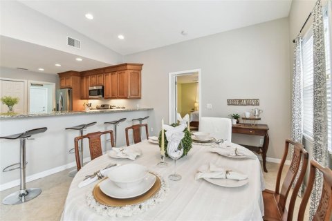 House in Saint Petersburg, Florida 4 bedrooms, 225.2 sq.m. № 1721181 - photo 13