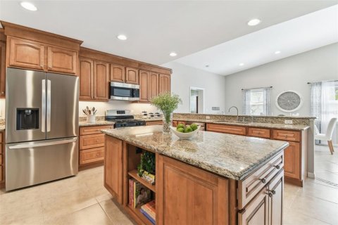 House in Saint Petersburg, Florida 4 bedrooms, 225.2 sq.m. № 1721181 - photo 11