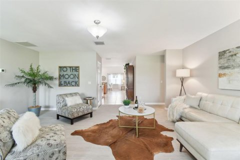 House in Saint Petersburg, Florida 4 bedrooms, 225.2 sq.m. № 1721181 - photo 5