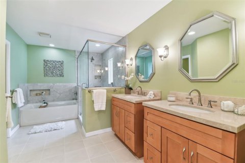 House in Saint Petersburg, Florida 4 bedrooms, 225.2 sq.m. № 1721181 - photo 17