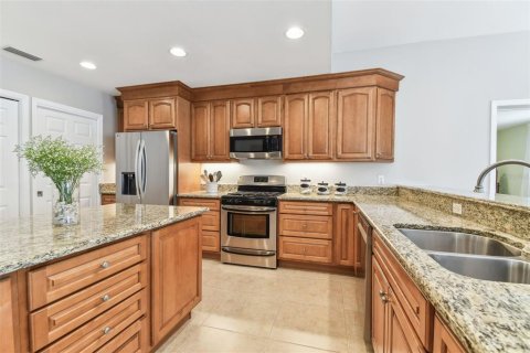 House in Saint Petersburg, Florida 4 bedrooms, 225.2 sq.m. № 1721181 - photo 9
