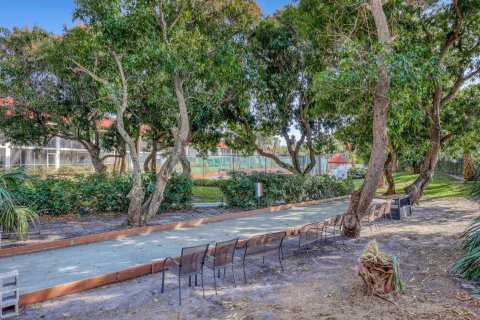 Condo in Hypoluxo, Florida, 2 bedrooms № 2153872 - photo 21