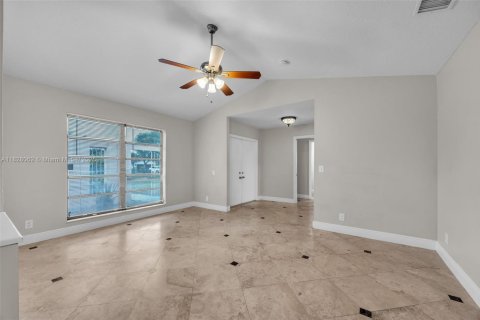 House in Coral Springs, Florida 3 bedrooms, 189.15 sq.m. № 1802475 - photo 22